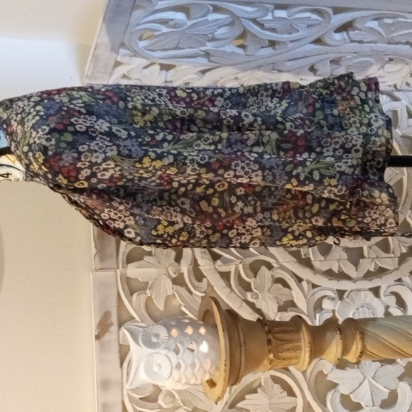 a.n.a. A NEW APPROACH SZ XL Semi Sheer Lightweight Spring Floral Print Blouse - Picture 9 of 15